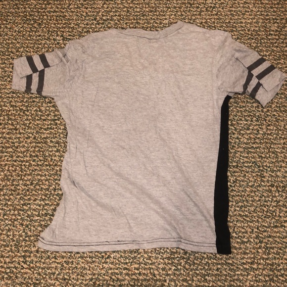 tshirt - Picture 2 of 2